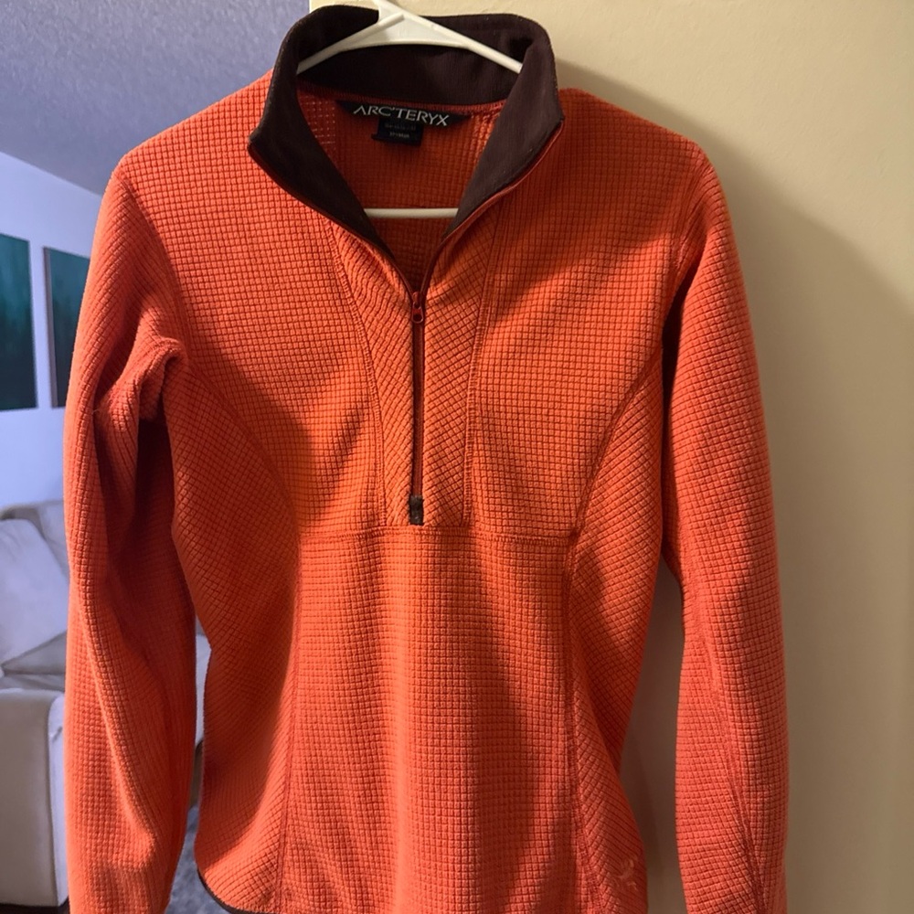 Arc'teryx Coral Half-Zip Fleece with Dark Collar small hole at bottom of sleeve - Picture 2 of 5